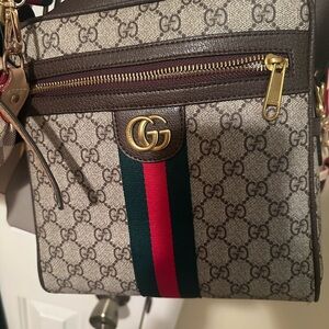 Gucci Beige GG Supreme Canvas Crossbody with Green-Red Web and Gold GG
